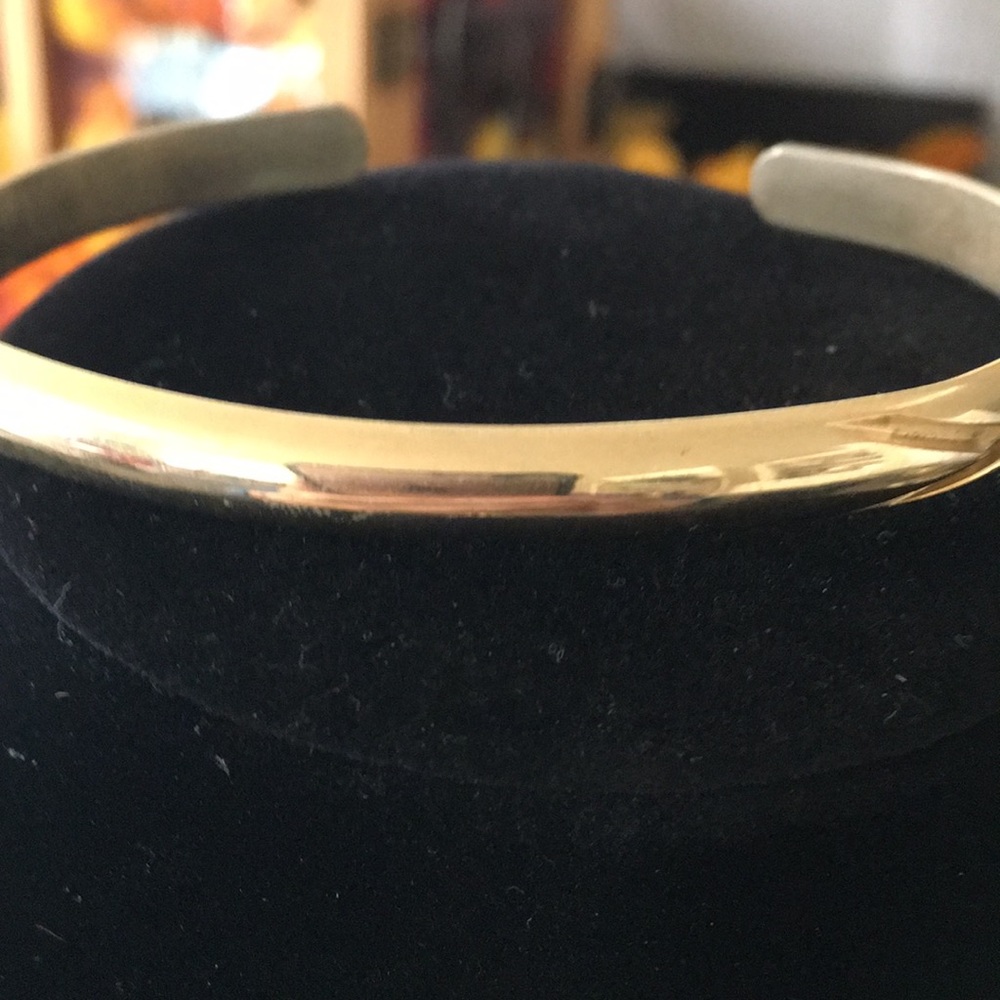 Gold bangle bracelet